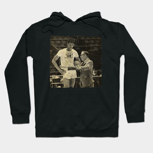 John Wooden Coaching Kareem Abdul Jabbar Hoodie by MJ23STORE